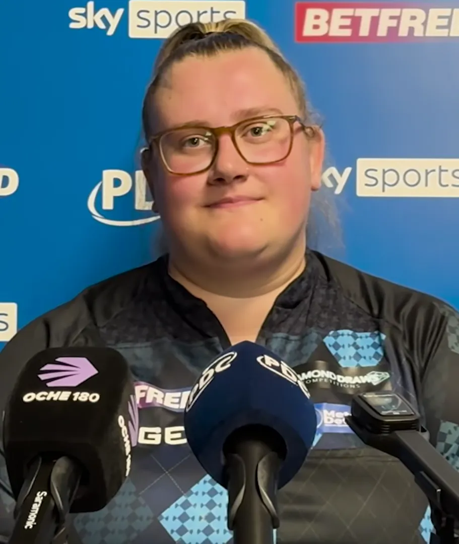 英格蘭女子飛鏢選手 Beau Greaves 在 2026 Women's World Matchplay 賽後受訪